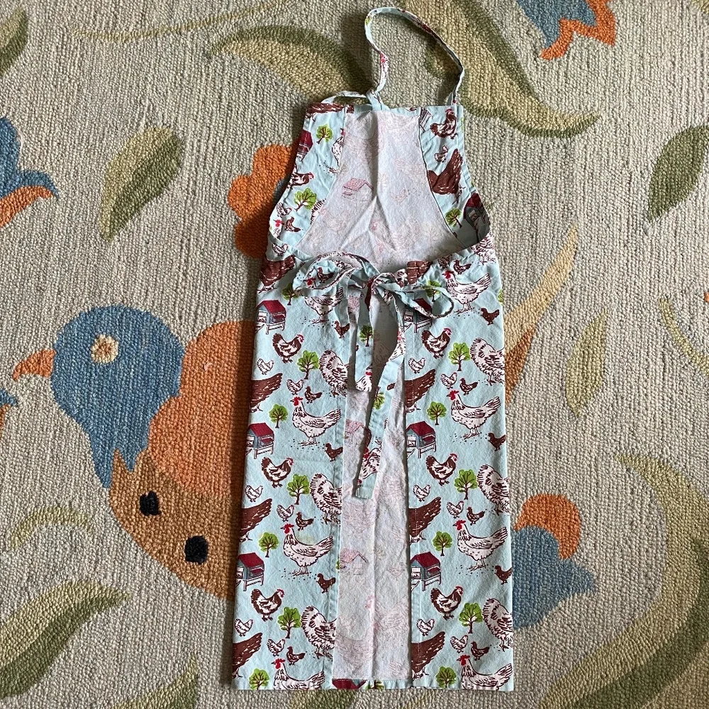 Crate & Barrel I Farmhouse Hen Apron